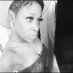 Meet your Posher, Isis Dior